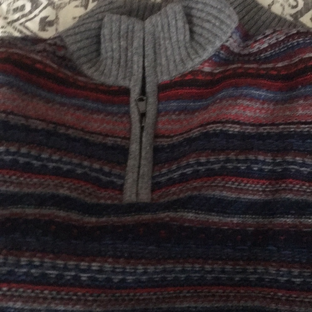 Men’s sweater with zipper